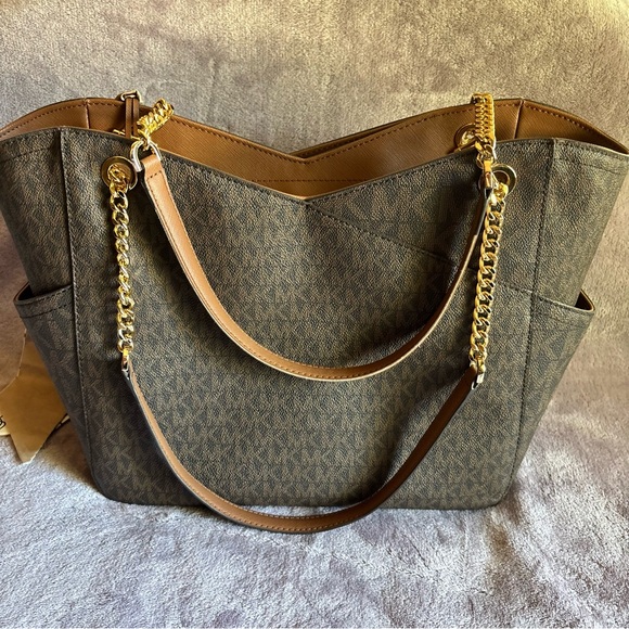 MICHAEL KORS
Jet Set Large Signature Logo Shoulder Bag - Picture 4 of 14